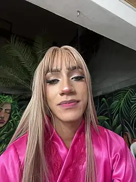 Snapshot of VictoriaRoss1 chatting on 03.18.25 VictoriaRoss1 online show from 03.18.25