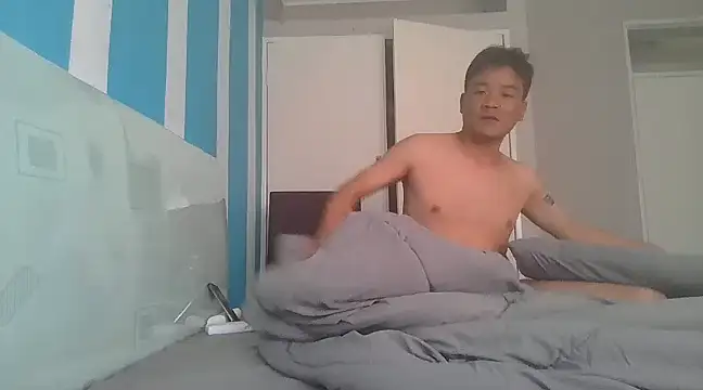 kisstoyousoon2024 online show from 12.04.24