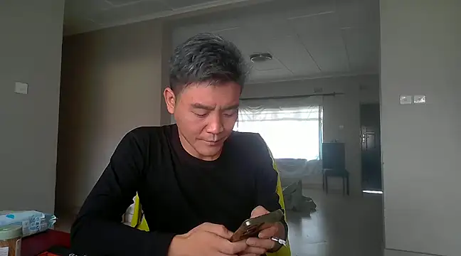 kisstoyousoon2024 online show from 01.01.25