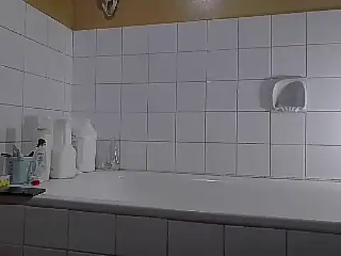 kisstoyousoon2024 online show from 01.17.25