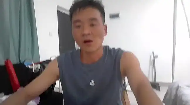 kisstoyousoon2024 online show from 03.05.25