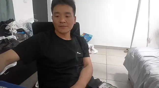 kisstoyousoon2024 online show from 03.10.25