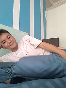 kisstoyousoon2024 online show from 03.12.25