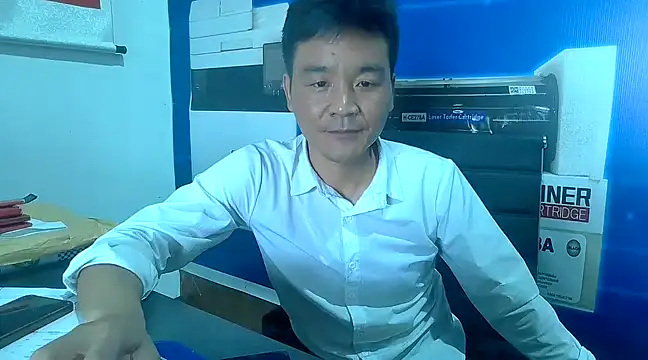 kisstoyousoon2024 online show from 03.15.25