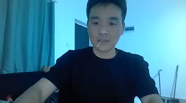 kisstoyousoon2024 online show from 03.16.25