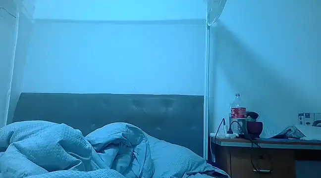 kisstoyousoon2024 online show from 03.17.25