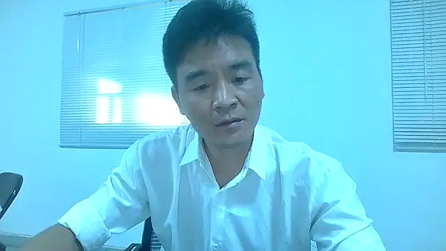 kisstoyousoon2024 online show from 03.18.25