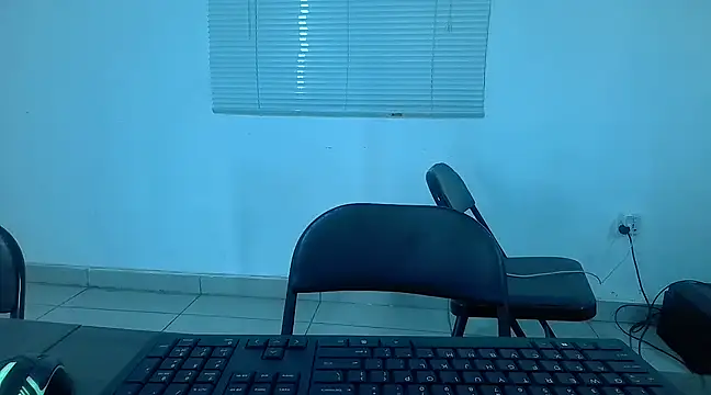 kisstoyousoon2024 online show from 03.22.25