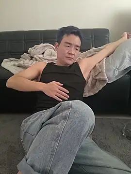 kisstoyousoon2024 online show from 11.09.25