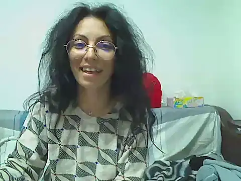 Emmatoo online show from 04.08.26