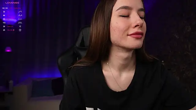 Snapshot of Amely_Young chatting on 02.28.25 Amely Young online show from 02.28.25