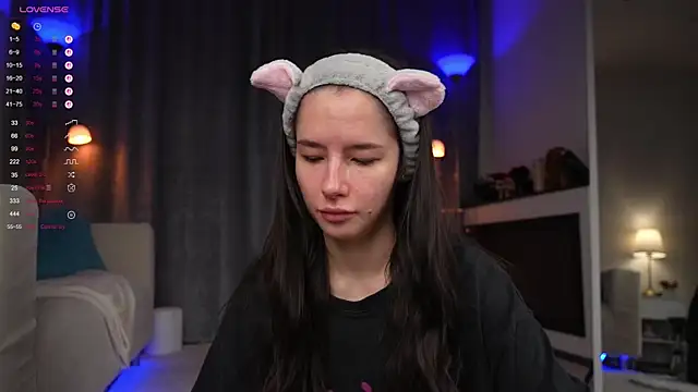 Snapshot of Amely_Young chatting on 09.12.25 Amely Young online show from 09.12.25