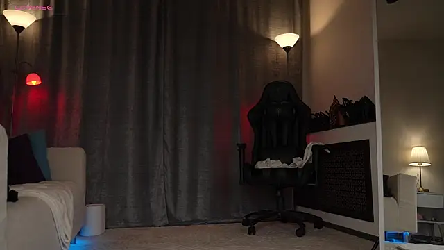 Snapshot of Amely_Young chatting on 10.05.25 Amely Young online show from 10.05.25