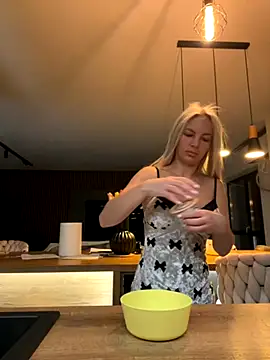 Snapshot of Jessy_Jo chatting on 11.26.25 Jessy Jo online show from 11.26.25