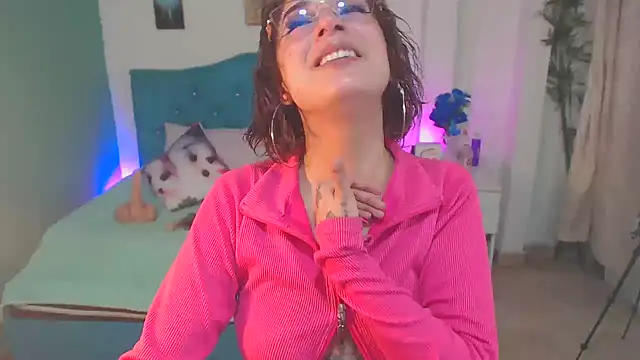 Snapshot of Cinthya-Gomez6 chatting on 03.03.25 Cinthya-Gomez6 online show from 03.03.25