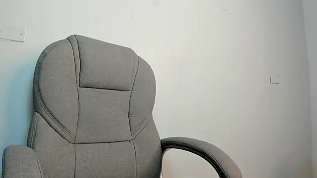 Snapshot of celestica_rose chatting on 03.13.25 celestica rose online show from 03.13.25