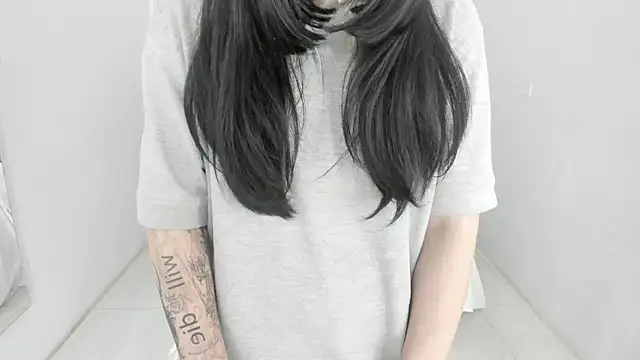 Snapshot of celestica_rose chatting on 09.11.25 celestica rose online show from 09.11.25