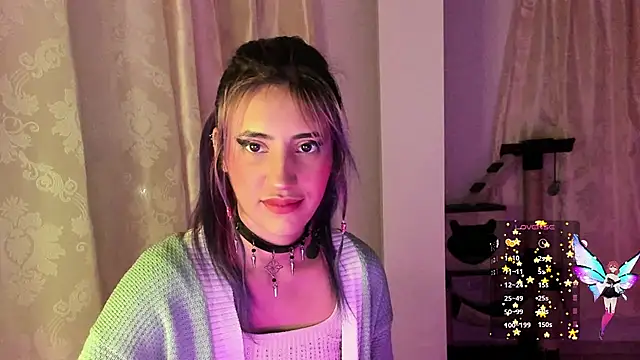 Snapshot of linnie_ chatting on 12.11.24 linnie online show from 12.11.24