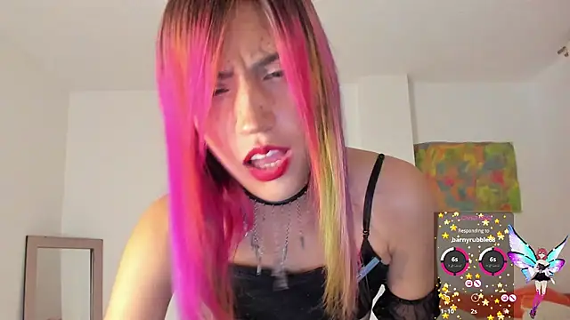 Snapshot of linnie_ chatting on 01.24.25 linnie online show from 01.24.25