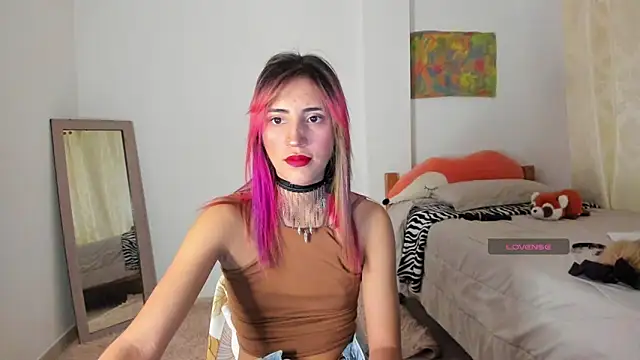 Snapshot of linnie_ chatting on 01.28.25 linnie online show from 01.28.25