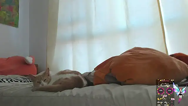 Snapshot of linnie_ chatting on 01.30.25 linnie online show from 01.30.25