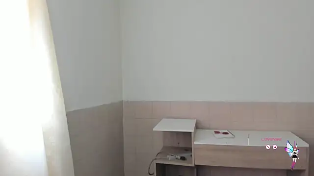 Snapshot of linnie_ chatting on 09.09.25 linnie online show from 09.09.25