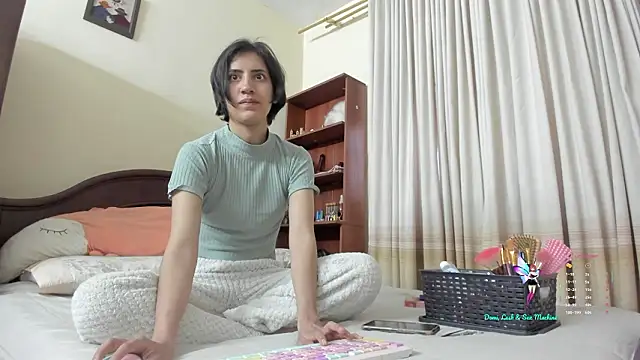 Snapshot of linnie_ chatting on 02.27.26 linnie online show from 02.27.26