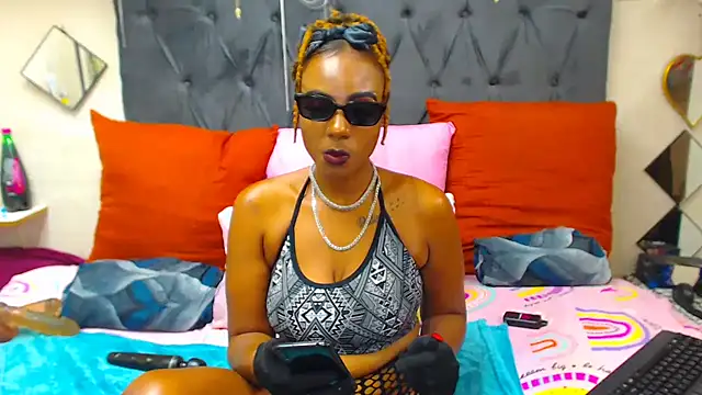 SAVAGExBOO online show from 03.22.25