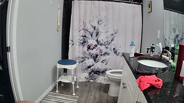 Snapshot of lou63ponce chatting on 09.08.25 lou63ponce online show from 09.08.25