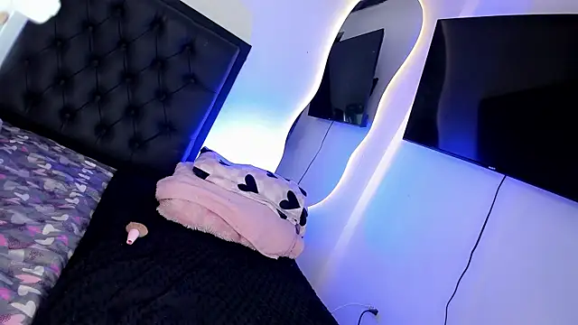 Maryonthemoon online show from 06.04.26