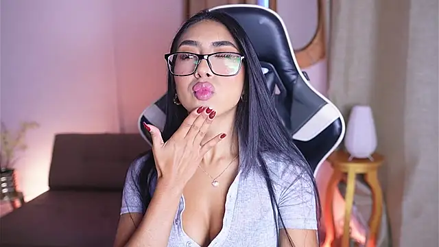 Sara albrecht online show from 01.06.25