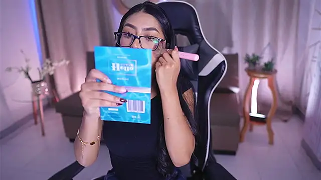 Sara albrecht online show from 02.21.25