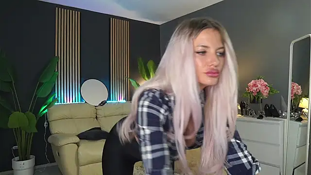 SweetBlondy35 online show from 04.21.26