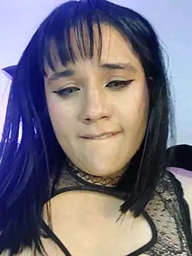 ItsNaiixa online show from 12.22.24