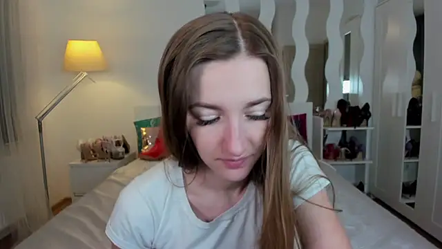 KateRedgar online show from 03.18.25