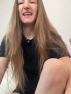 KateRedgar online show from 04.13.26