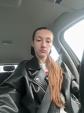 Snapshot of KateRedgar chatting on 06.17.26 KateRedgar online show from 06.17.26