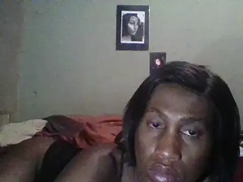 Snapshot of Moorella1 chatting on 03.09.25 Moorella1 online show from 03.09.25