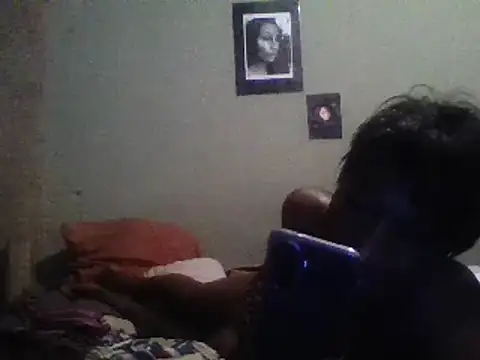 Snapshot of Moorella1 chatting on 03.10.25 Moorella1 online show from 03.10.25