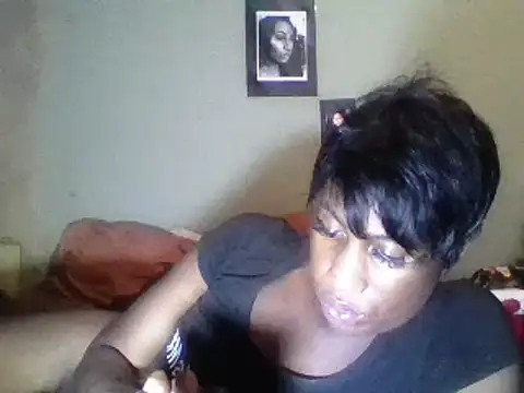 Snapshot of Moorella1 chatting on 03.13.25 Moorella1 online show from 03.13.25