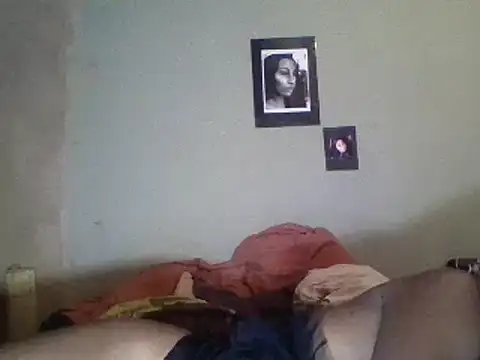 Snapshot of Moorella1 chatting on 03.19.25 Moorella1 online show from 03.19.25