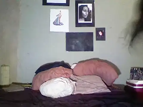 Snapshot of Moorella1 chatting on 03.20.25 Moorella1 online show from 03.20.25