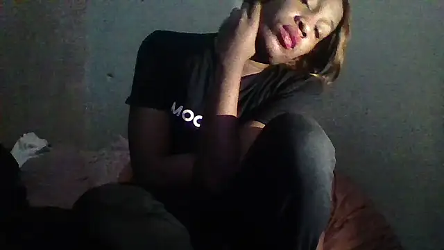 Snapshot of Moorella1 chatting on 09.26.25 Moorella1 online show from 09.26.25