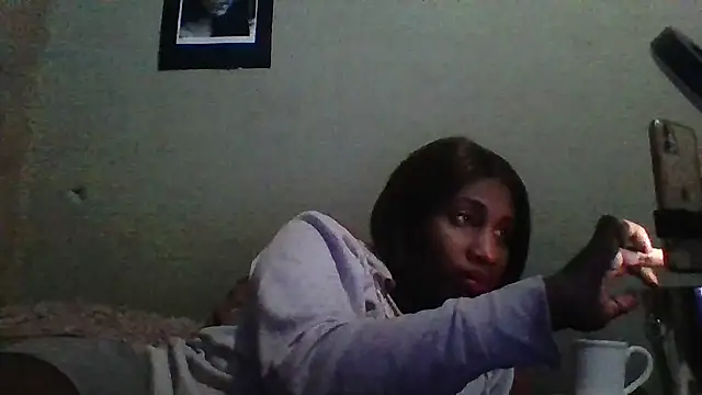 Snapshot of Moorella1 chatting on 09.29.25 Moorella1 online show from 09.29.25