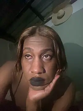 Snapshot of Moorella1 chatting on 09.30.25 Moorella1 online show from 09.30.25