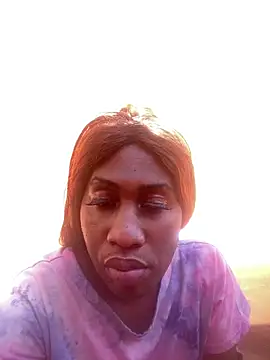 Snapshot of Moorella1 chatting on 11.19.25 Moorella1 online show from 11.19.25