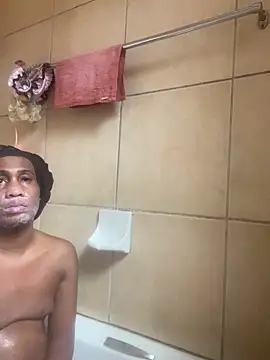 Snapshot of Moorella1 chatting on 11.26.25 Moorella1 online show from 11.26.25