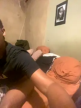 Moorella1 online show from 12.04.25