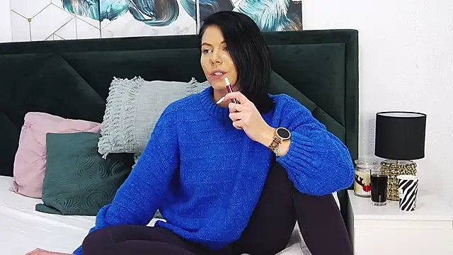 Snapshot of tanyagrey chatting on 01.10.25 tanyagrey online show from 01.10.25