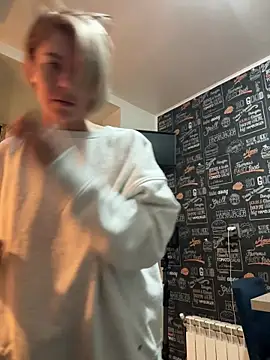 Snapshot of tanyagrey chatting on 10.31.25 tanyagrey online show from 10.31.25